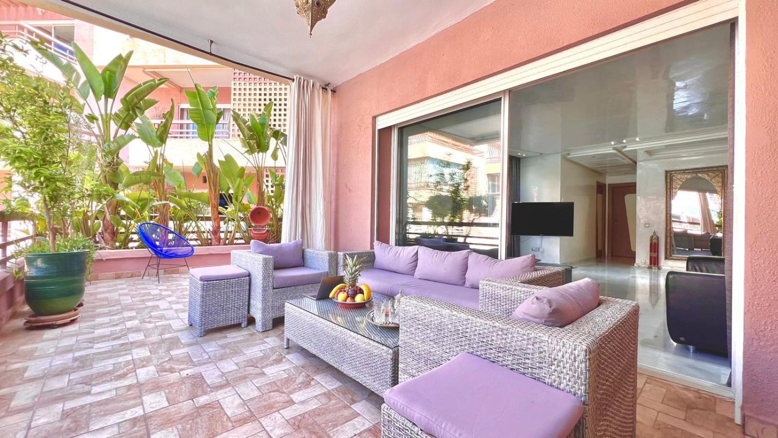 Elegance Garden Apartment *