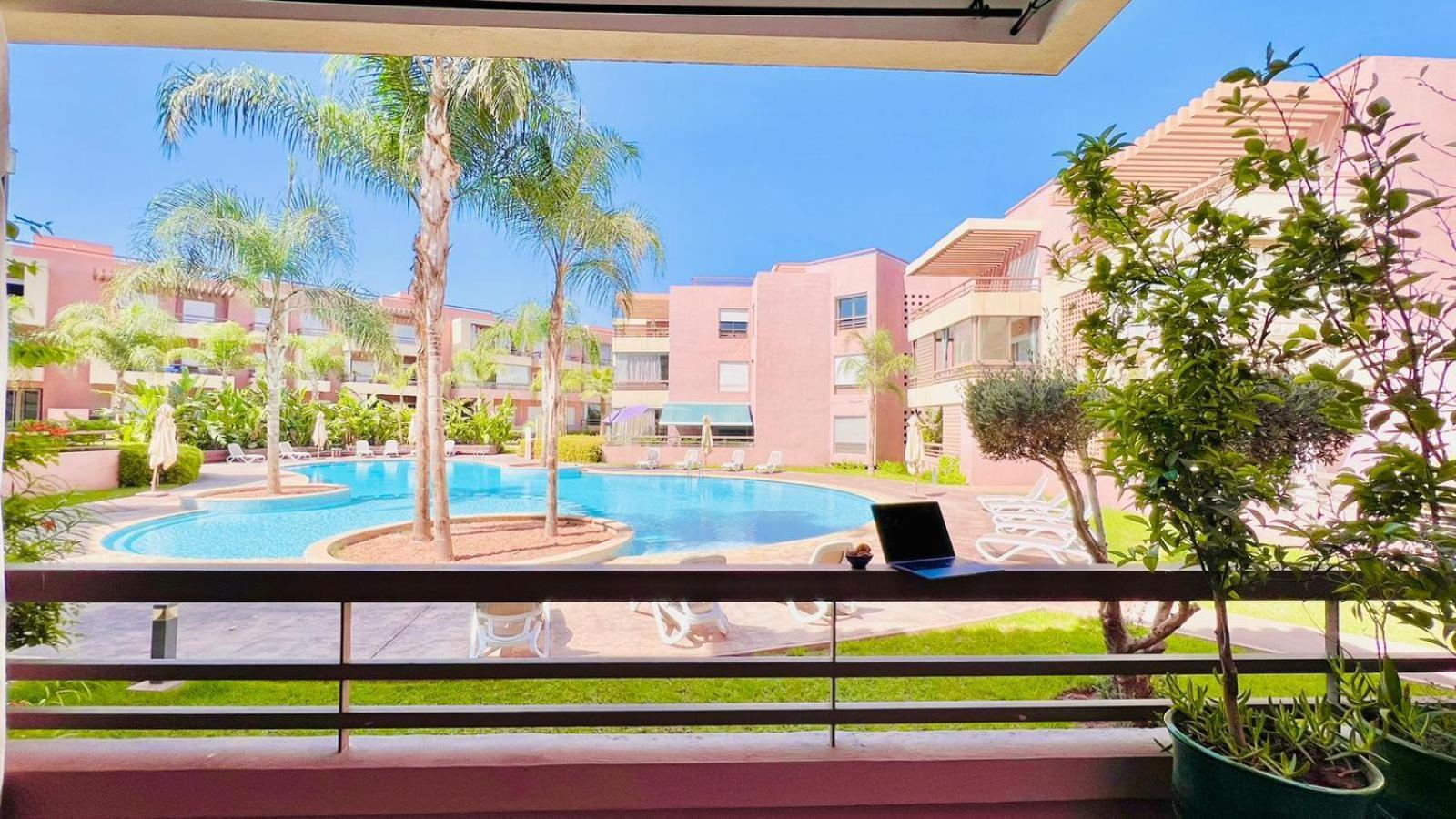 Elegance Garden Apartment *